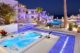 Das beste Romantikhotel weltweit bei Nacht mit Pool The Chill Report